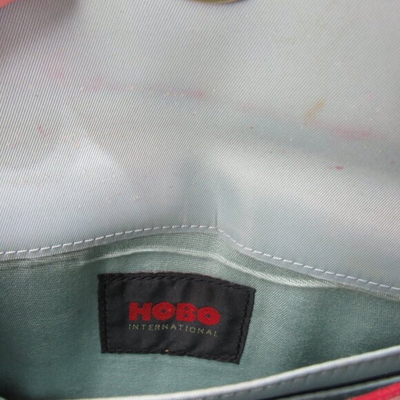 Hobo International Cluth Card Wallet Red Leather Turn Lock Gold Hardware Classic - Picture 8 of 8